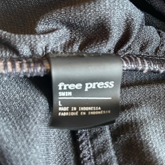 Free Press black bikini - Picture 7 of 8